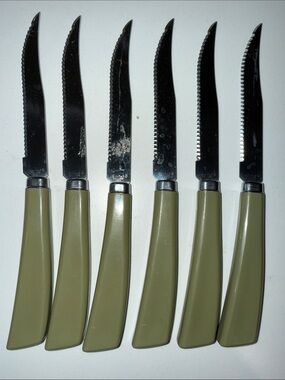 Quikut Serrated Steak Knives with Avocado Green Handles